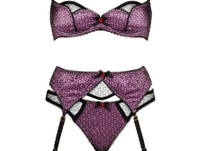 Set mit Strapsen von Agent 
Provocateur, BH ca. 140 Euro, Slip ca. 100 Euro, Suspender ca. 100 Euro