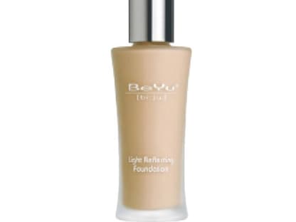 Hautglättendes Make-up: "Light Reflecting Foundation" von BeYu, ca. 20 Euro