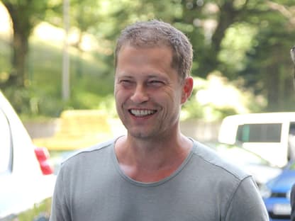 Til Schweiger hat viele Facetten: Er ist Schauspieler, Produzent und Familienmensch. Würden Sie gerne den Abend mit ihm verbringen?