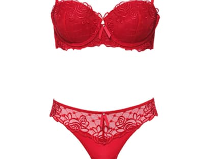 Sexy für Drunter: Rosen Dessous von Hunkemöller: BH ca. 27,99 Euro und Slip 19,99 Euro