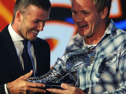 Cool! Gordon Ramsay durfte seinem Freund und Landsmann David Beckham einen Award überreichen