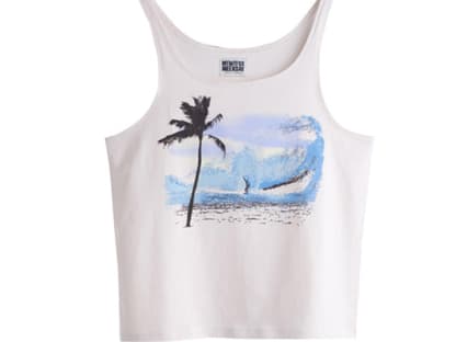 Urlaubsfeeling mit dem Tanktop mit Palmen-Print von Weekday, ca. 30 Euro