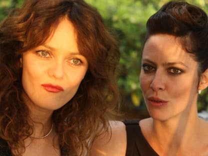 Vanessa Paradis und Anna Mouglalis feierten die Chanel Cruise Collection in Südfrankreich