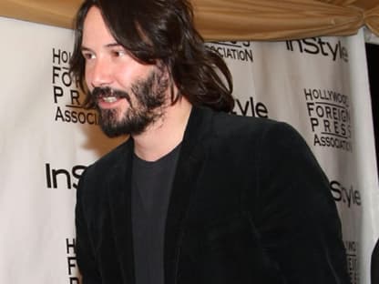 Mit langem Haar und Bart kaum zu erkennen: Keanu Reeves