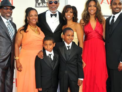 Morgan Freeman gemeinsam mit seiner Familie Morgana Freeman, Alexis Freeman, Alfonso Freeman, Aldric Johns, Teacel Hines, Deena Freeman und Deion Hines