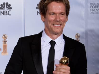 Kevin Bacon will seinen Golden Globe gar nicht mehr loslassen