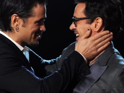 Colin Farrell überreichte Robert Downey Jr. den Preis und knutschte ihn anschließend