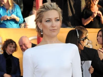 Wunderschön: Kate Hudson bezauberte auf dem roten Teppich in einem weißen Kleid von Emilio Pucci