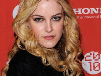 Riley Keough ist die Ur-Enkelin von Elvis Presley. Heute arbeitet die 20-Jährige erfolgreich als Model