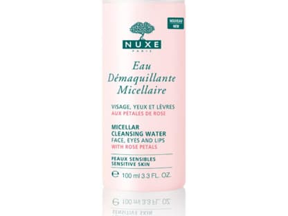 Reinigungstonic ist nicht gleich Reinigungstonic - dieses enthält aus Kokosnuss gewonnene mizellare Tenside, die wie ein Staubsauger funktionieren und die´  Haut trotzdem sanft von Make-up und Verschmutzungen befreien. "Micellar Cleansing Water" von Nuxe, 100 ml ca. 10 Euro, in Apotheken