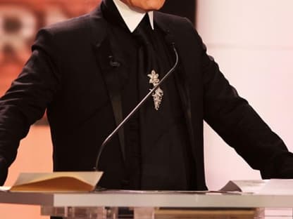 Karl Lagerfeld hält die Laudatio für die beste Schauspielerin international