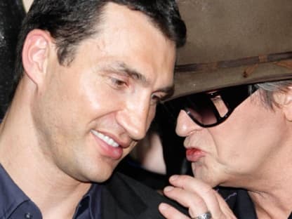 Wladimir Klitschko und Udo Lindenberg halten kurz Smalltalk