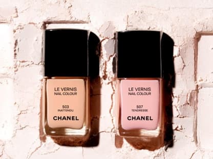 LE VERNIS DE CHANEL, Taupe und Zartrosé, jeweils ca. 22 Euro