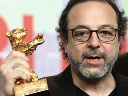 Der türkische Regisseur Semih Kaplanoglu war der Gewinner des Abends. Er erhielt den Goldenen Bären für den besten Film der Berlinale 2010. Er überzeugte die Jury mit seinem Werk "Bal" (dt. "Honig")