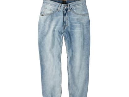 Karottenjeans, ein fast vergessenes Relikt aus den 80er-Jahren, feiern jetzt ihr Fashion-Comeback! Herrlich bequem: Hose von Tiger of Sweden, ca. 140 Euro