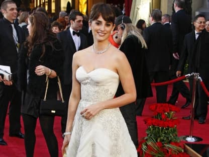 Penelope Cruz bezauberte 2009 in einem Schleppenkleid von Balmain Couture