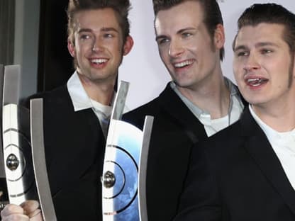 Riesenfreude bei den drei Jungs von "The Baseballs": Sie erhielten einen "Echo" in der Kategorie bester Newcomer national 