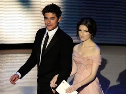 Zac Efron und Anna Kendrick würden auch in echt ein schönes Paar abgeben. Doch Vanessa Hudgens hätte bestimmt etwas dagegen