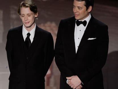 Macaulay Culkin und Matthew Broderick ehren den verstorbenen Regisser John Hughes