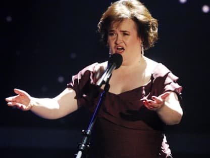 Eine ungewöhnliche Frau mit einer außergewöhnlichen Stimme: Susan Boyle, 48 Jahre alt, wurde durch ihre Teilnahme von "Britains Got Talent" bekannt. Die Zweitplatzierte feiert momentan weltweite Erfolge und auch ihr Album stieg in zahlreichen Ländern sofort auf Platz eins