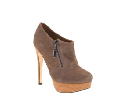 Ankle Boots aus Veloursleder von Asos, ca. 85 Euro 