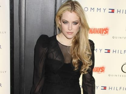 Smokey Eyes: Riley Keough, Model und Tochter von Lisa Marie Presley, bewies ein Händchen für ihr Styling