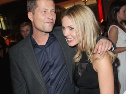 Til Schweiger ist schwer verliebt und zwar in die 23-Jährige Svenja Holtmann! Hoffentlich hält dieses Gefühl länger als bei ihrer Vorgängerin Melanie ..