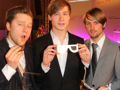 David Kross feiert seinen Erfolg beim Hörfilmpreis