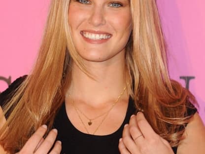 Ein gekonntes Lächeln für die Kameras. Bar Refaeli modelte früher schon für "Victorias Secret" und "Sports Illustrated"