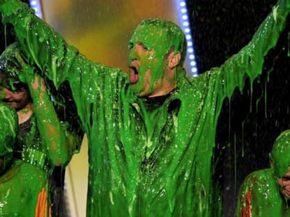 Viele Kids, zahlreiche US-Stars und jede Menge grüner Schleim: Bei den "Kids Choice Awards" dürfen die Kinder ihre Lieblingsstars wählen. Und einige von ihnen mussten sogar in der grünen Glibber-Masse duschen. OK! zeigt die schönsten Fotos vom Abend!