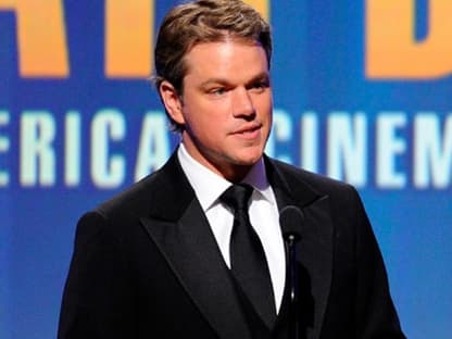 Matt Damon bedankt sich bei den vielen Gästen. Der Preis wird jährlich an einen Schauspieler für seine außergewöhnlichen Leistungen und sein besonderes Engagement für seine Arbeit verliehen