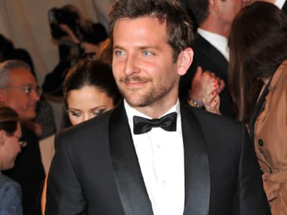 Ob ihr Ex-Freund Bradley Cooper wohl auch wieder einen Blick auf Reneé geworfen hat?