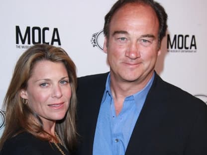 Jim Belushi zeigte sich gut gelaunt mit Ehefrau an seiner Seite