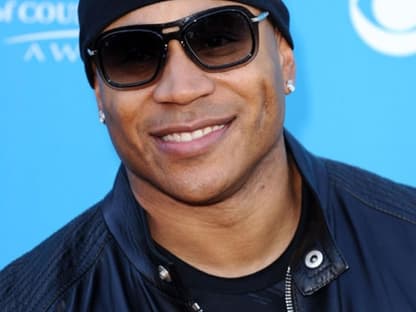 Falsche Veranstaltung? LL Cool J ist normalerweise in der Rap-Musik beheimatet. Doch bei den Country Music Awards war er als Laudator eingeladen