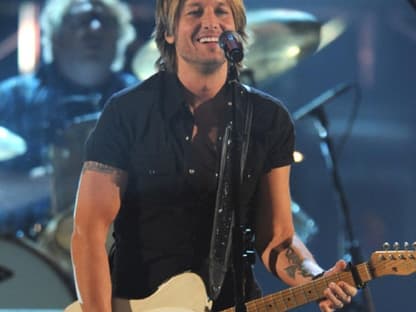 Keith Urban rockt die Bühne. Ehefrau Nicole Kidman kam aus dem Jubeln gar nicht mehr heraus