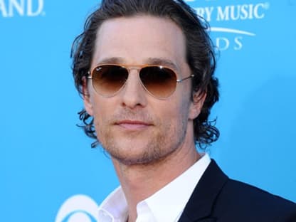 Matthew McConaughey mit cooler Ray Ban