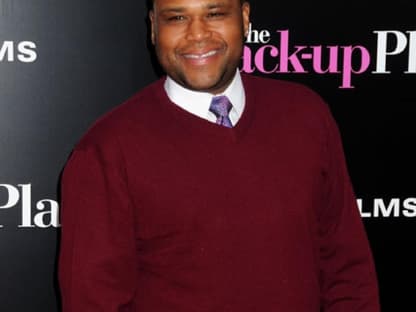 Ganz leger nur mit Krawatte und Pullover kam Darsteller Anthony Anderson zur Premiere nach Hollywood 