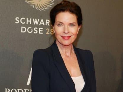 Damenhaft zeigte sich hingegen Schauspielerin Gudrun Landgrebe auf dem roten Teppich