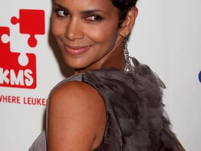 Halle Berry unterstützt die DKMS ebenfalls im Kampf gegen Leukämie