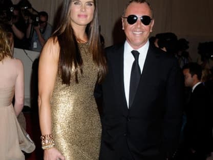 Gut befreundet: Schauspielerin Brooke Shields kam in Begleitung von Designer Michael Kors