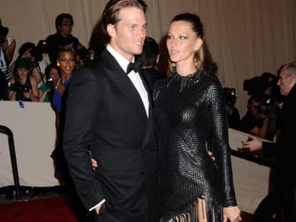 Ihrem Ehemann, Footballspieler Tom Brady, scheint das sexy Outfit seiner Frau gefallen zu haben