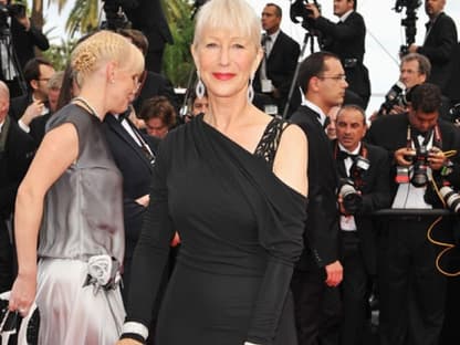 Helen Mirren kam hingegen klassisch in Schwarz