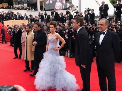 Die diesjährige Cannes-Jury stellt sich fürs Foto auf