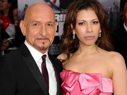 Hübsch verpackt: Sir Ben Kingsley hält seine 29 Jahre jüngere Frau Daniela Lavender fest im Arm