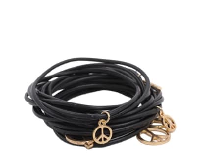 Armbänder mit Peace-Zeichen von Asos, ca. 7 Euro