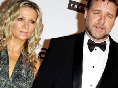 Momentan weilen viele US-Stars am Mittelmeer. So auch Russell Crowe, der in Cannes seinen neuen Film "Robin Hood" präsentierte. Ehefrau Danielle Spencer weichte nicht von seiner Seite