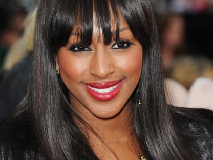 Alexandra Burke zeigte sich gut gelaunt den Fotografen