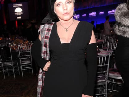 Deborah Harry konnte kein Lächeln entlockt werden. Schade! (Oder lag es vielleicht am Botox?)