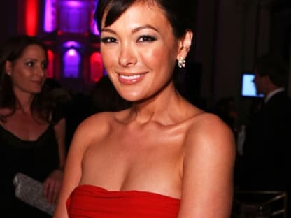 Lindsay Price bezauberte in einem trägerlosen, roten Kleid. Die Schauspielerin ist aktuell in der Serie "Lipstick Jungle" zu sehen