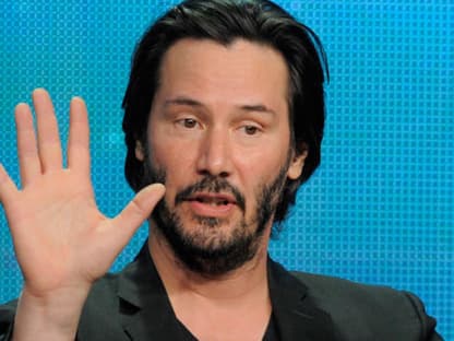 Keanu Reeves ("Matrix")´  benutzt auch eine andere Hand als die meisten Menschen auf der Welt